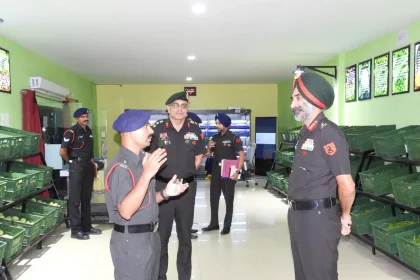 Lt Gen HS Vandra Interacting