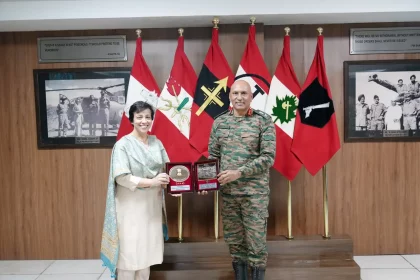 Lt Gen Pratik Sharma with Airtel Official