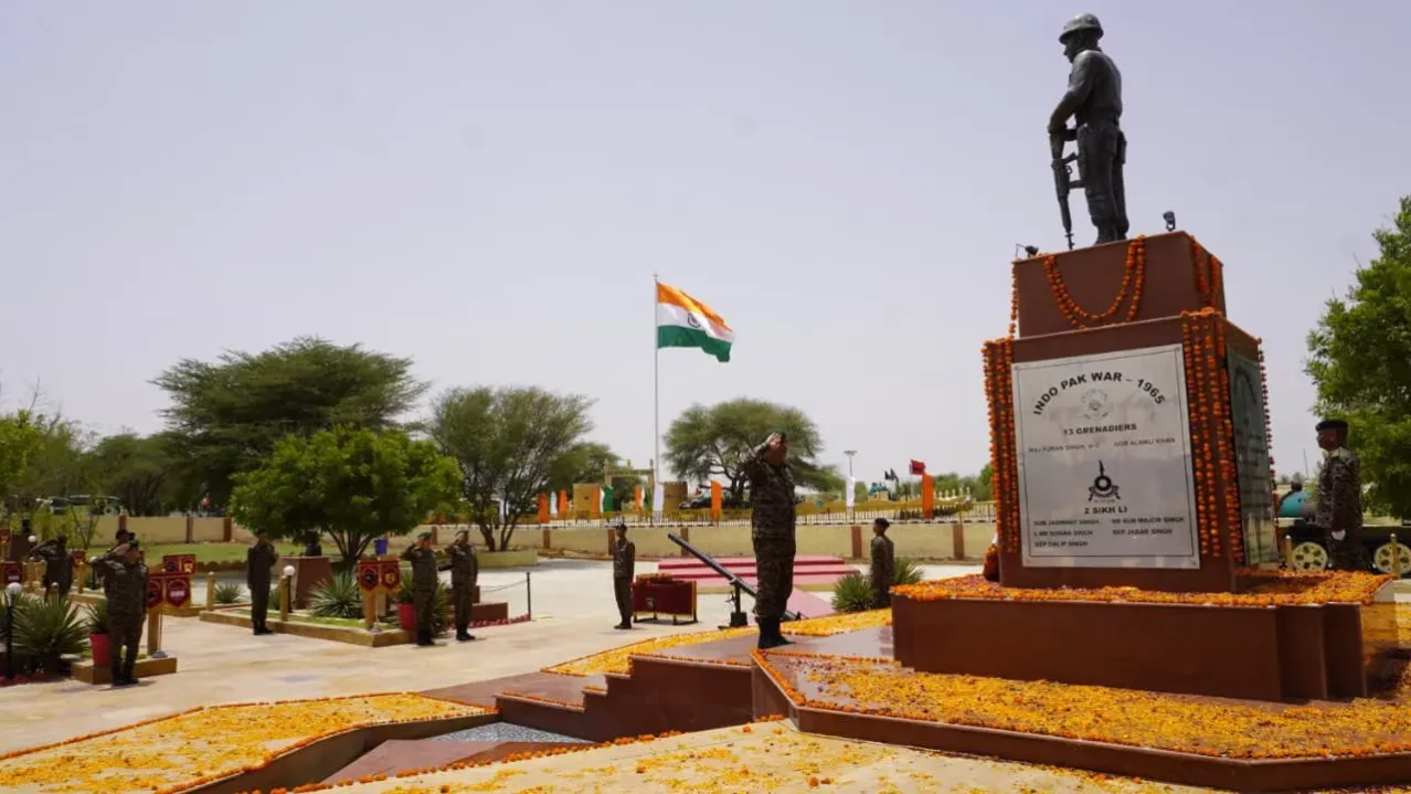 Lt Gen Rajesh Pushkar Saluting