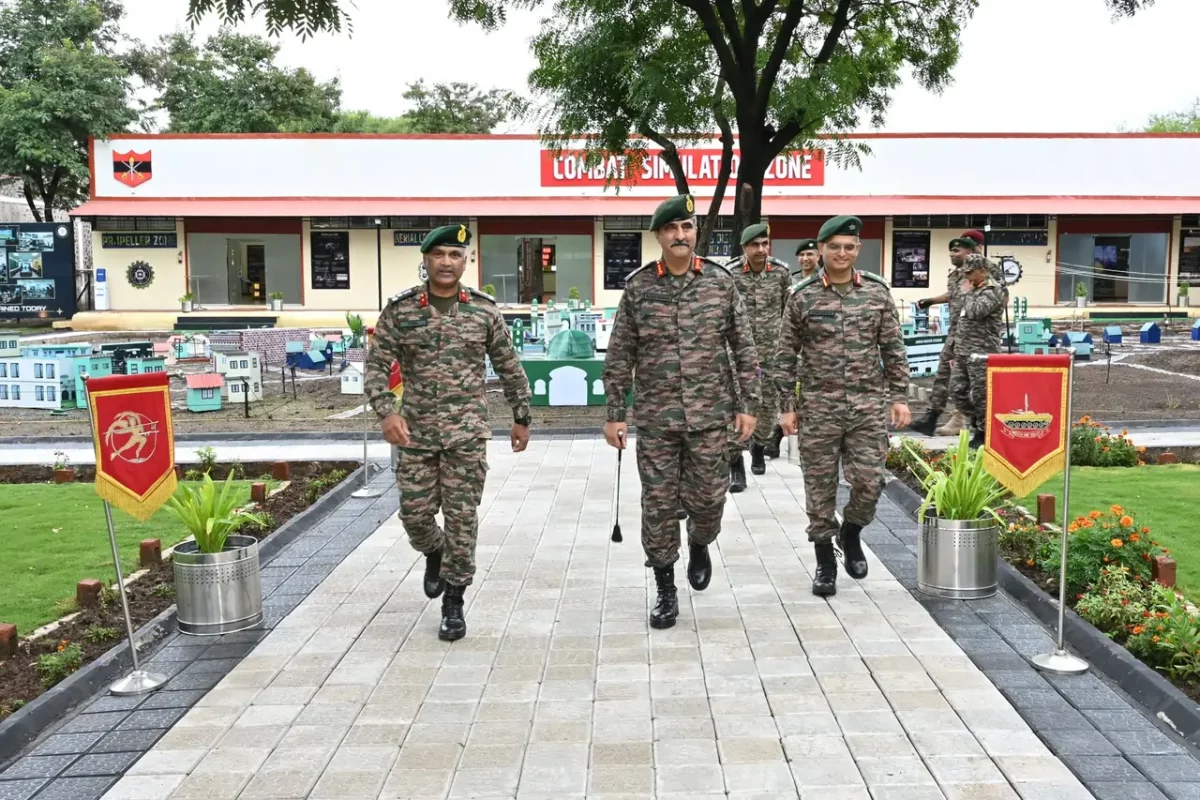 Lt Gen Rajesh Pushkar Walking