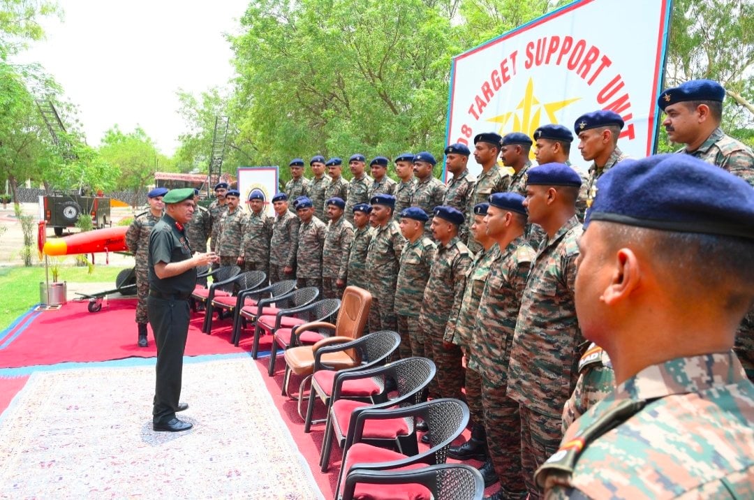 Lt Gen Sumer Ivan DCunha Interacting
