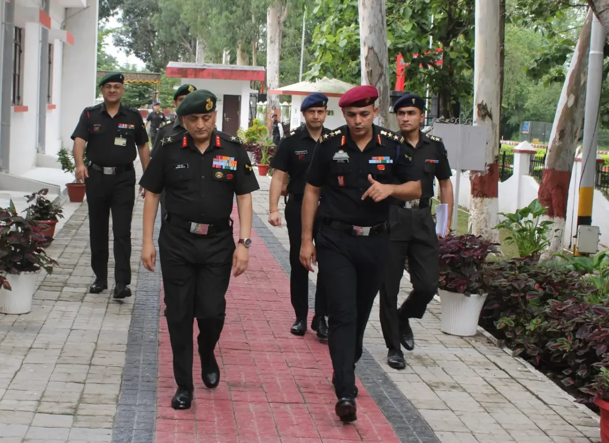 Major General Amaresh Gunjan Reviews Golden Key Division's Advanced Drone Repair and Training Facility