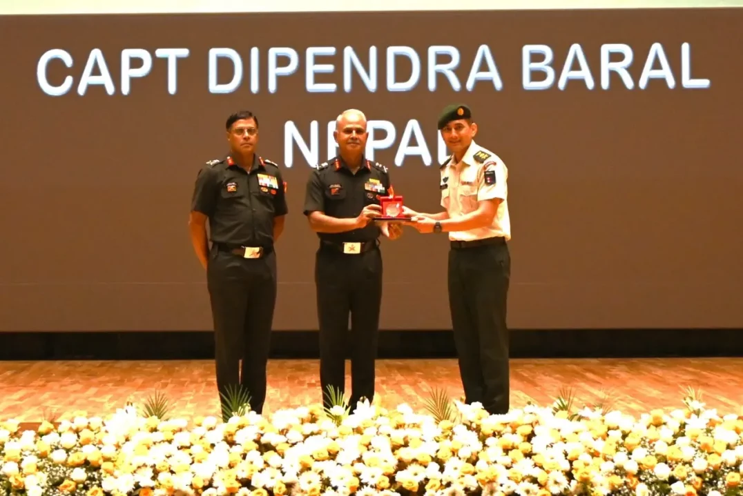 Officer Giving Award 1