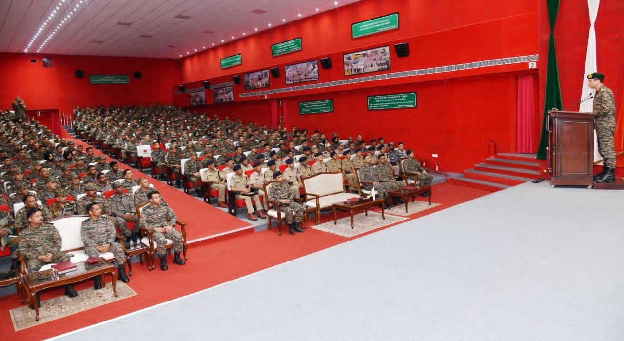 Officers Listening 1