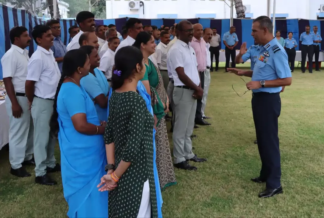 Air Marshal Jasvir Singh Mann Interacting 1