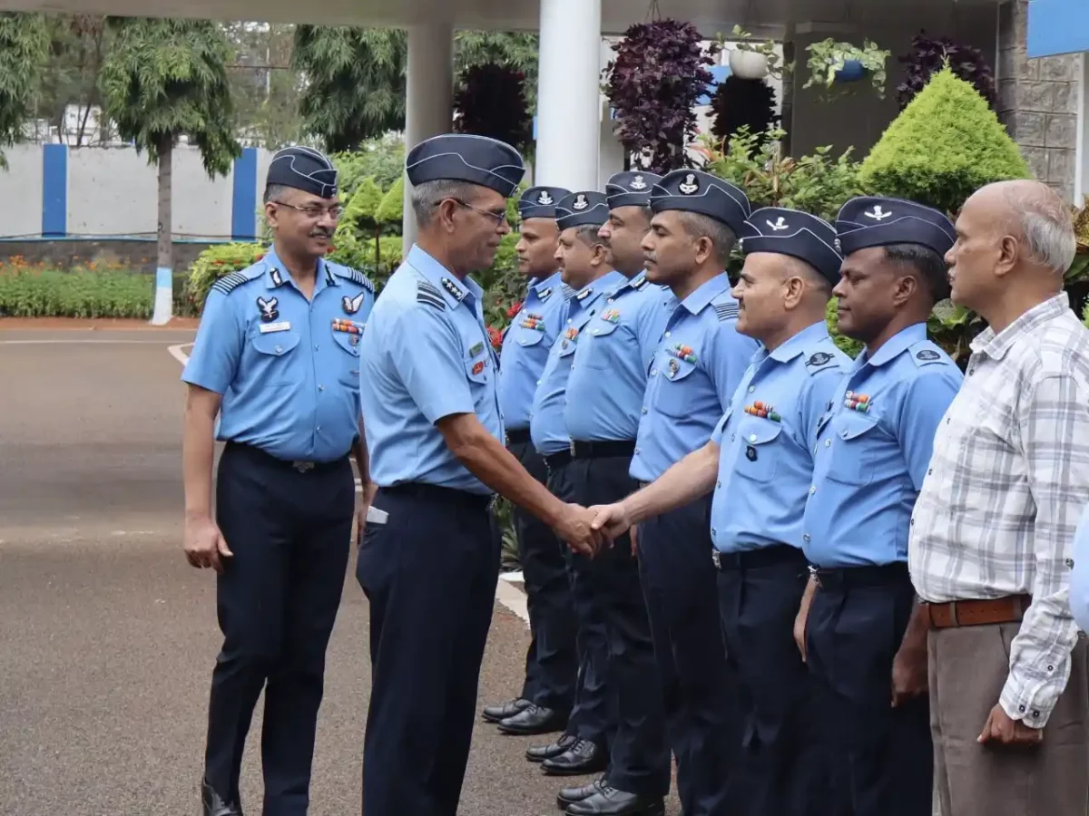 Air Marshal Jasvir Singh Mann Shaking Hands 1