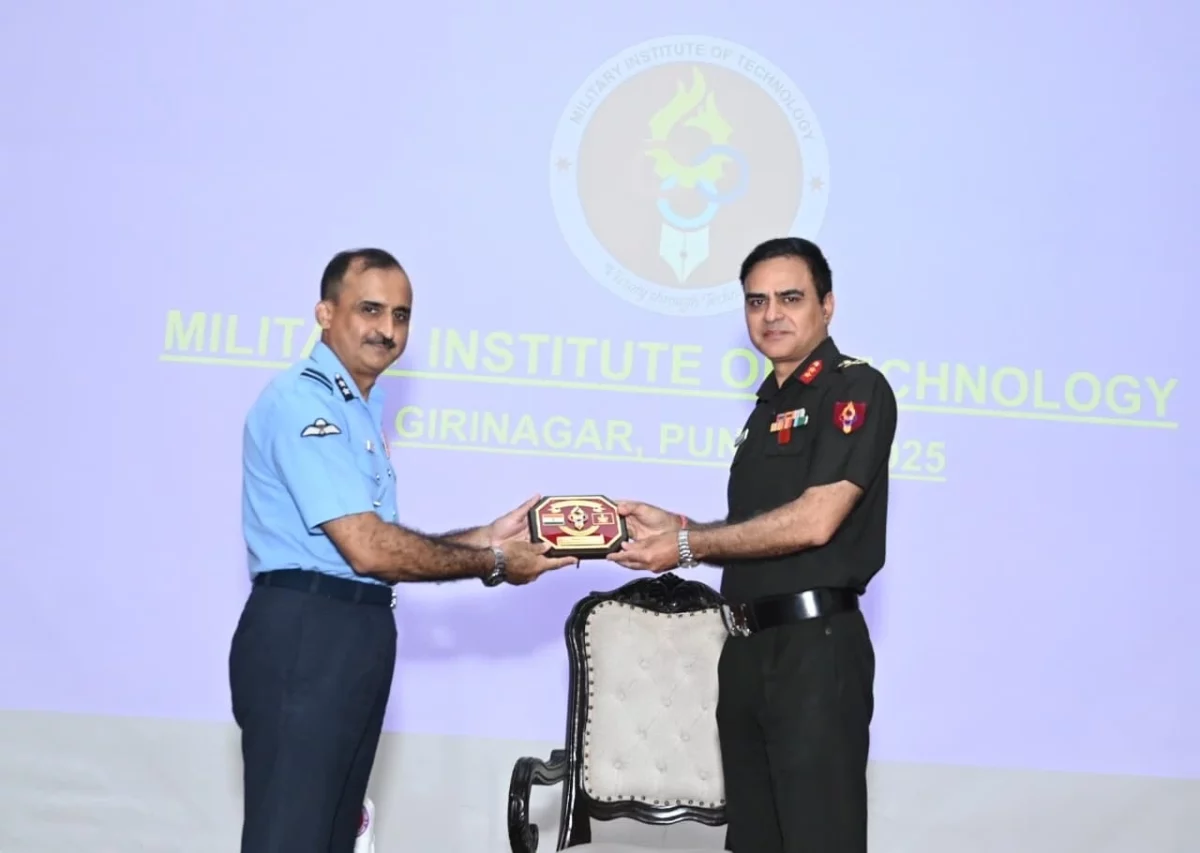 Air Vice Marshal Manu Midha Giving Memento