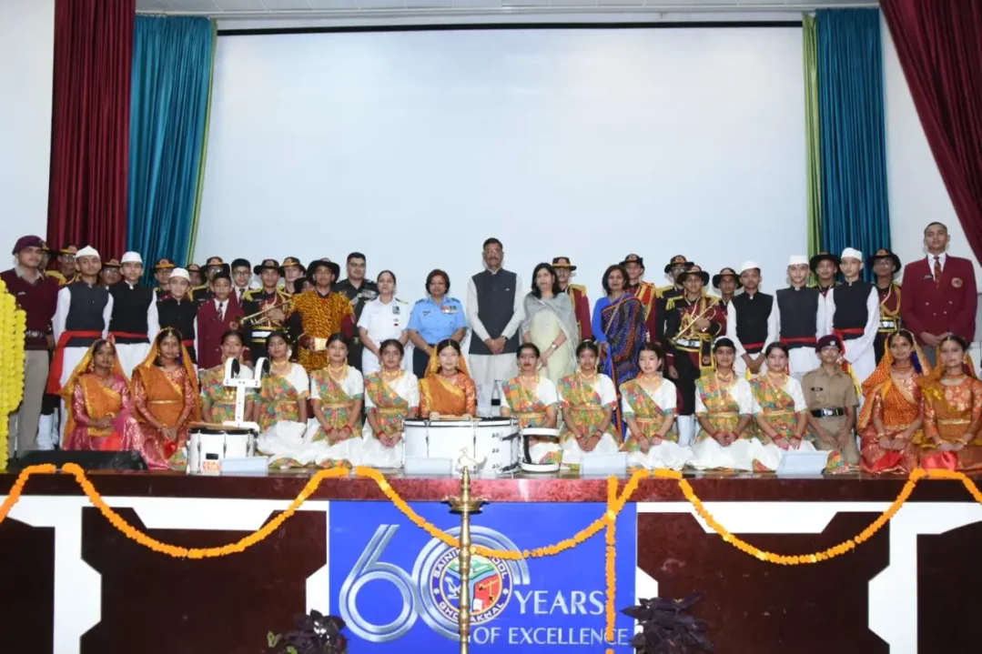 Group Photo of Students and Officers