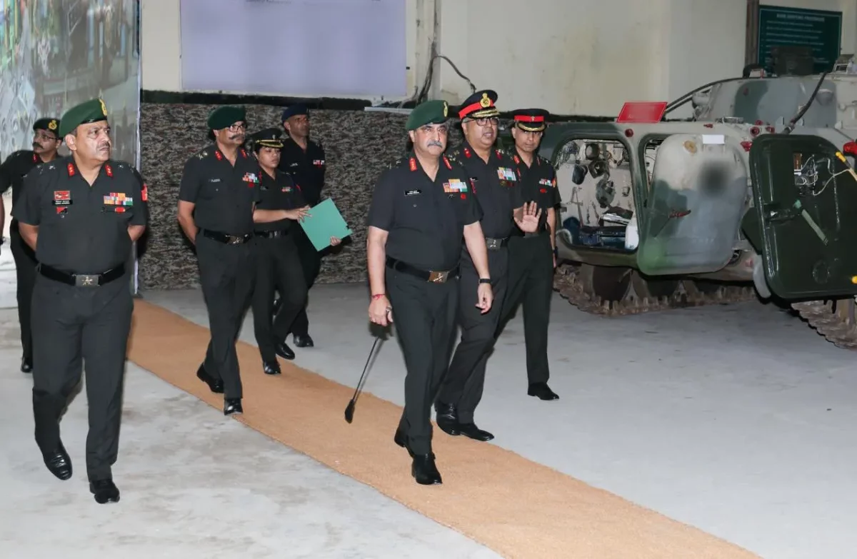 Southern Army Commander Lt Gen Rajesh Pushkar Reviews Projects at 512 Army Base Workshop