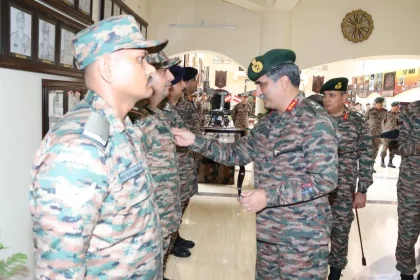 Lt Gen Rajesh Pushkar Commending