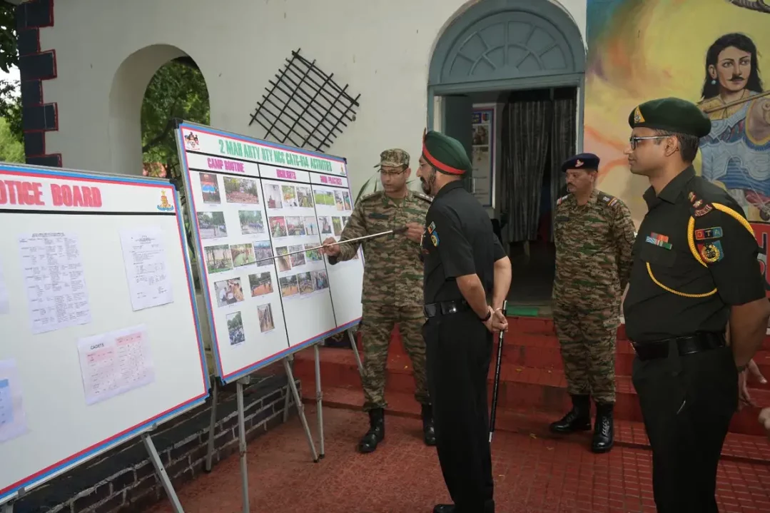 Maj Gen Sarabjit Singh Bakshi Reviewing