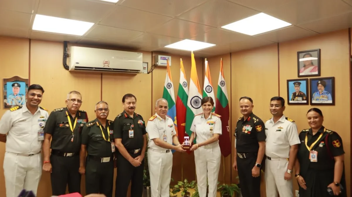 Memento Being Given to Surg VAdm Arti Sarin