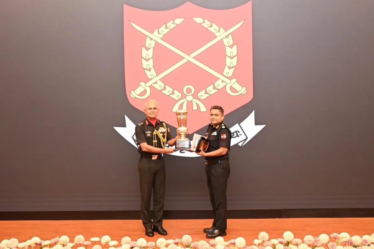 Officer Giving Trophy 1