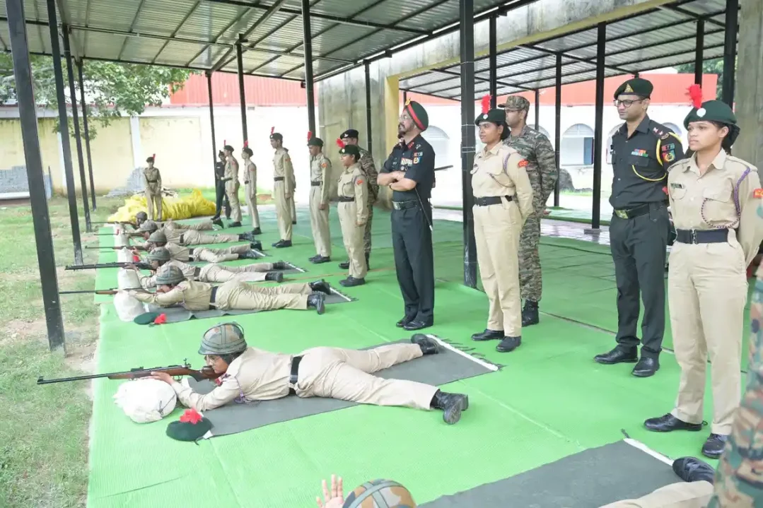 Officers Using Rifles