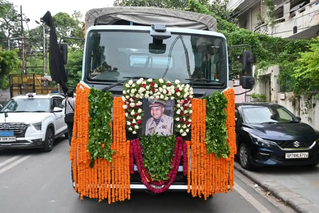 Shri MN Sabharwal Being Carried