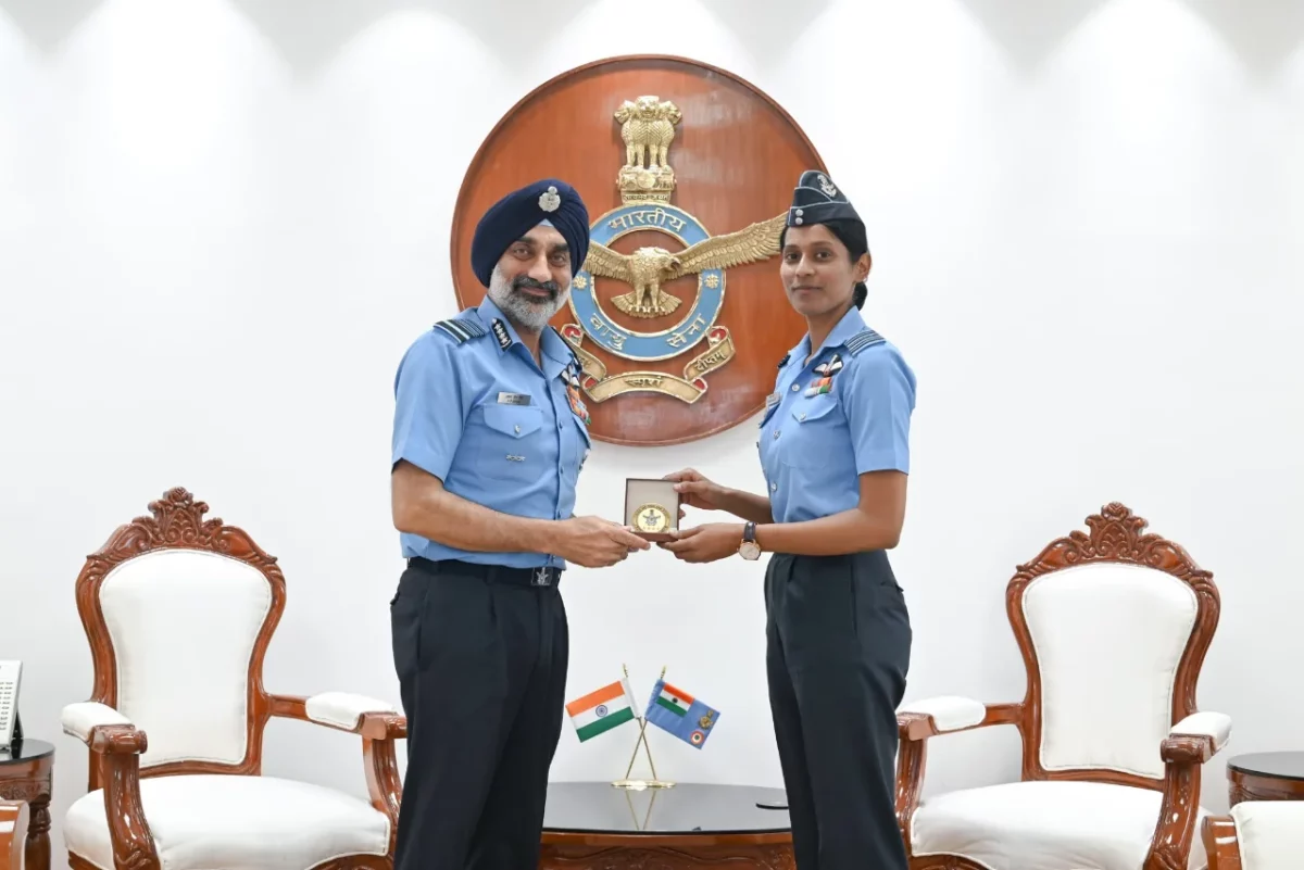 Squadron Leader Bhawana Kanth Becomes IAF’s First Woman Fighter Combat Leader, Felicitated by Air Chief Marshal AP Singh