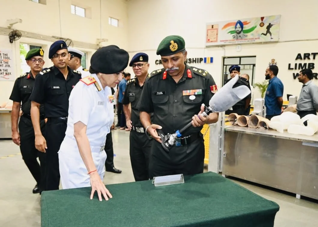 Surg Vice Admiral Arti Sarin Visits Artificial Limb Centre Pune, Unveils Phoenix Foot Mk-I for Amputees