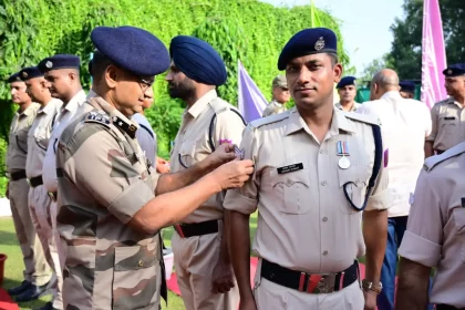 48 CISF Constables Promoted to Head Constable at DMRC Delhi Unit in Pipping Ceremony