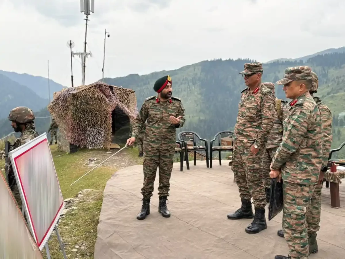 White Knight Corps Commander Reviews Counter-Terrorism Operations in Poonch’s Surankote Sector