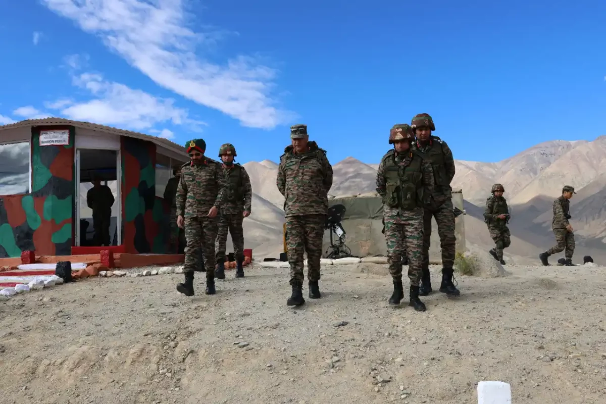Lieutenant General Madanraj Pande Reviews Operational Preparedness Along LAC in Ladakh