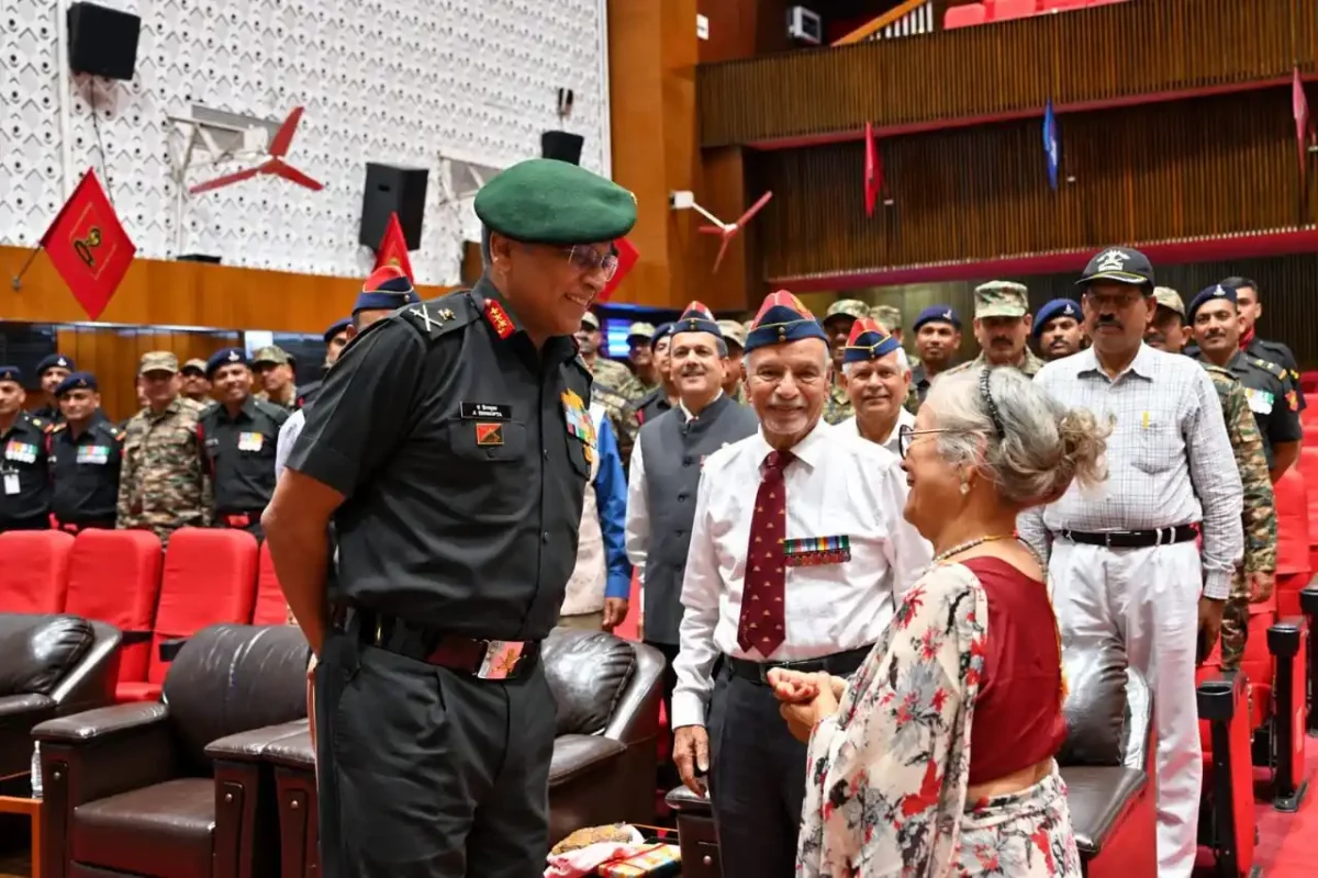 Lt Gen Anindya Sengupta Interacting 2