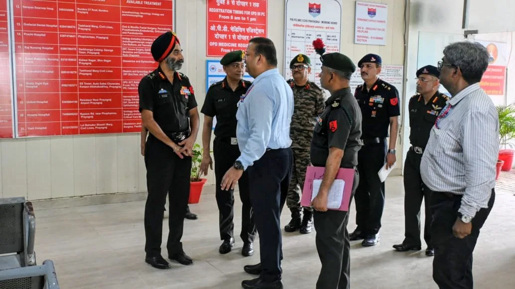 Lt Gen HS Vandra Interacting