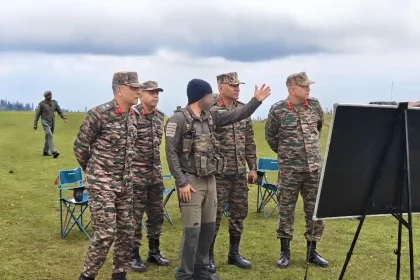 Northern Army Commander Lt Gen Pratik Sharma Reviews Security Situation in South Kashmir