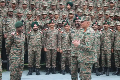 Lt Gen Pratik Sharma Interacting