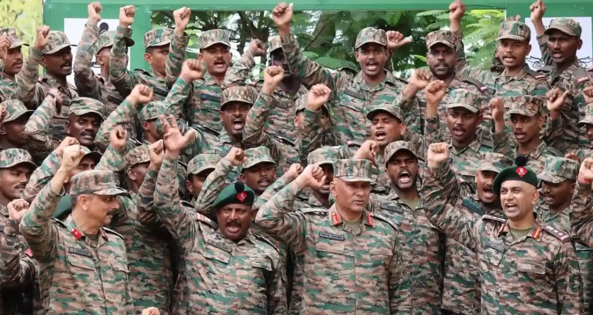 Lt Gen Pratik Sharma and Other Officers 4