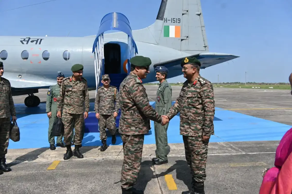 Lt Gen Rajesh Pushkar Shaking Hands 2