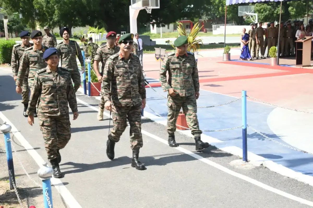 Lt Gen Rajesh Pushkar Walking