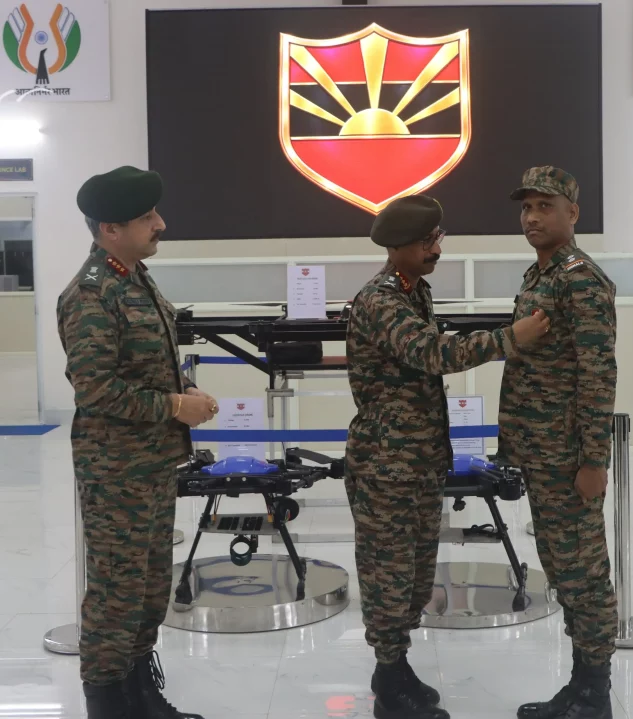 Lt Gen VMB Krishnan Commending 3