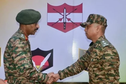 Lt Gen VMB Krishnan Shaking Hands 2