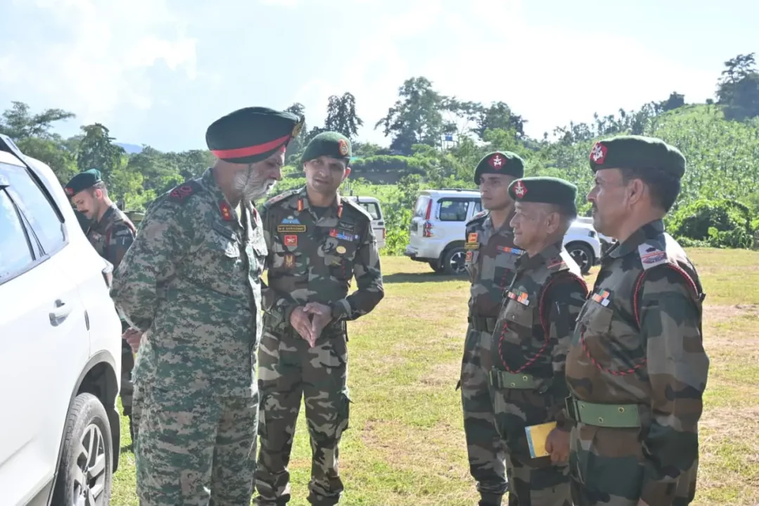 Maj Gen H S Mavi Interacting
