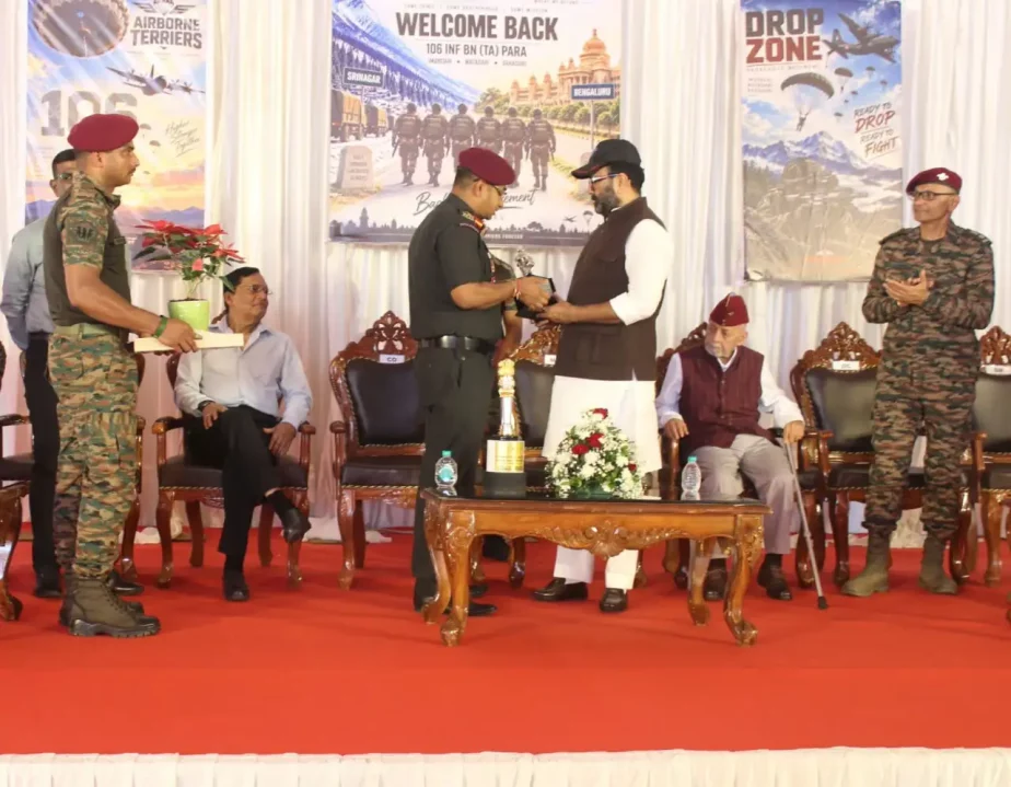 Officer Giving Award 1