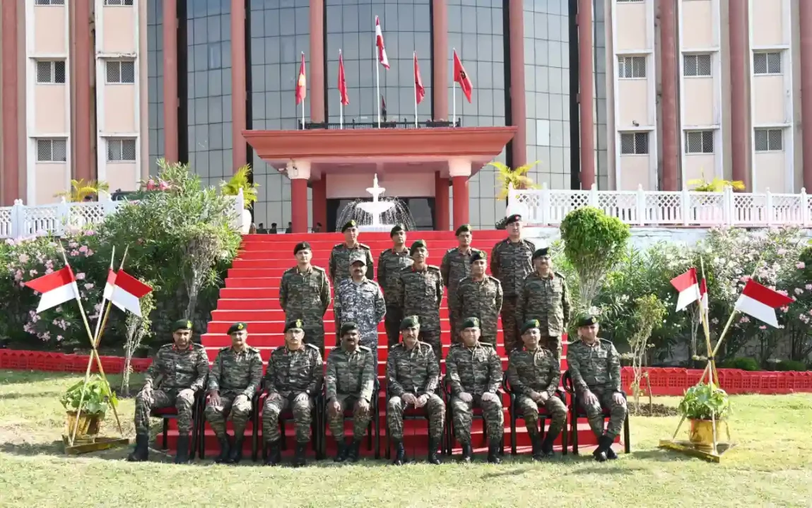 Group Photo of Officers 10