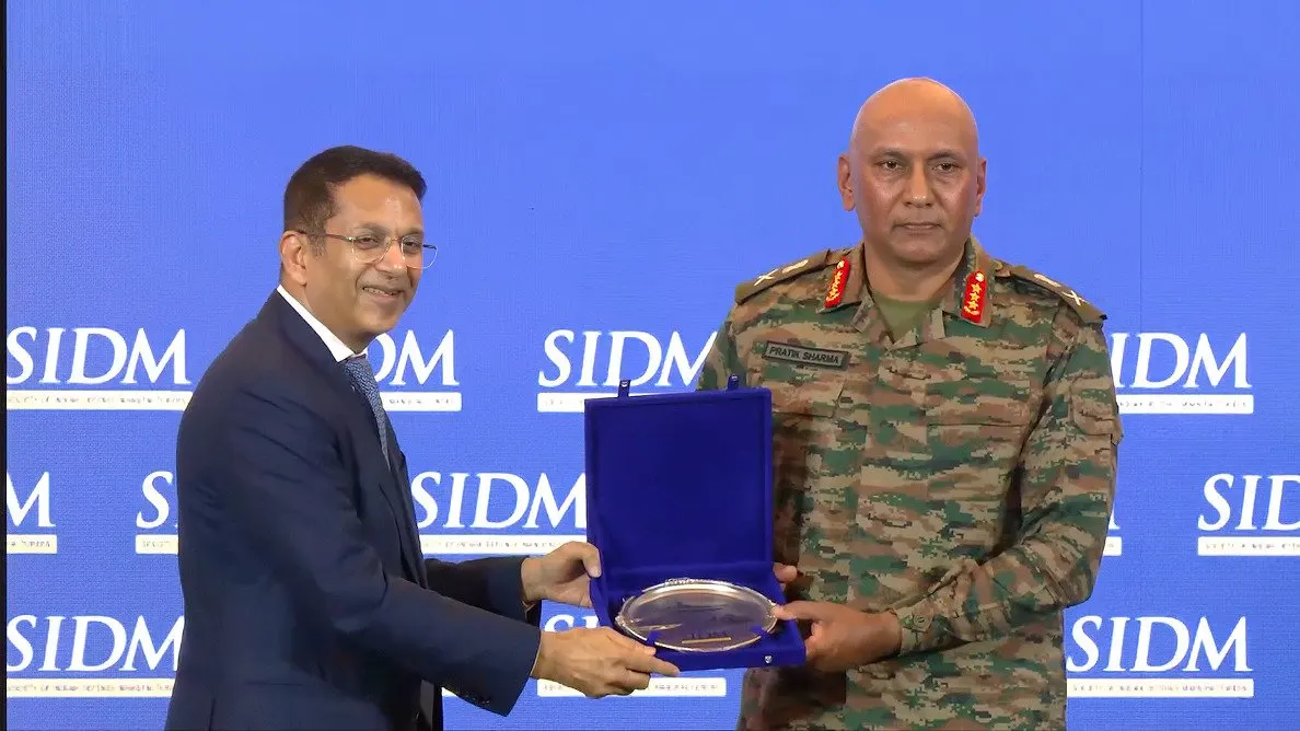 Lt Gen Pratik Sharma Getting Memento