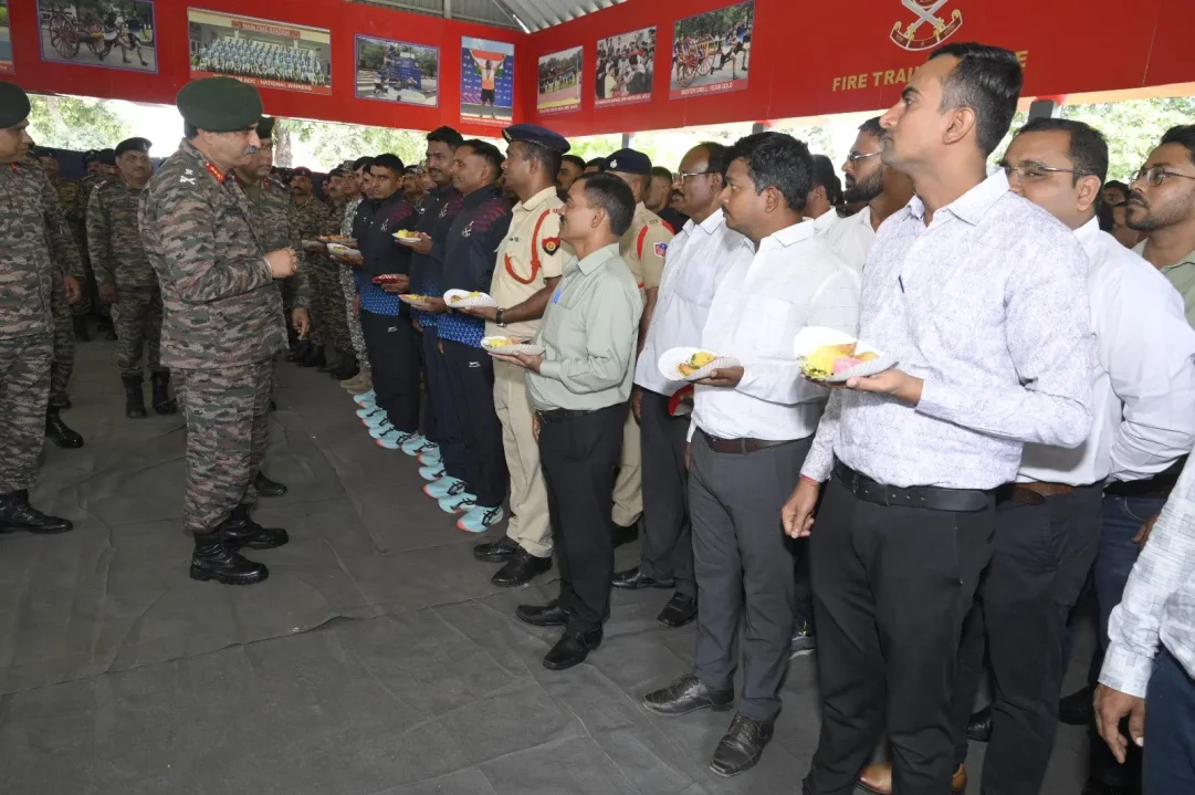 Lt Gen Rajesh Pushkar Interacting