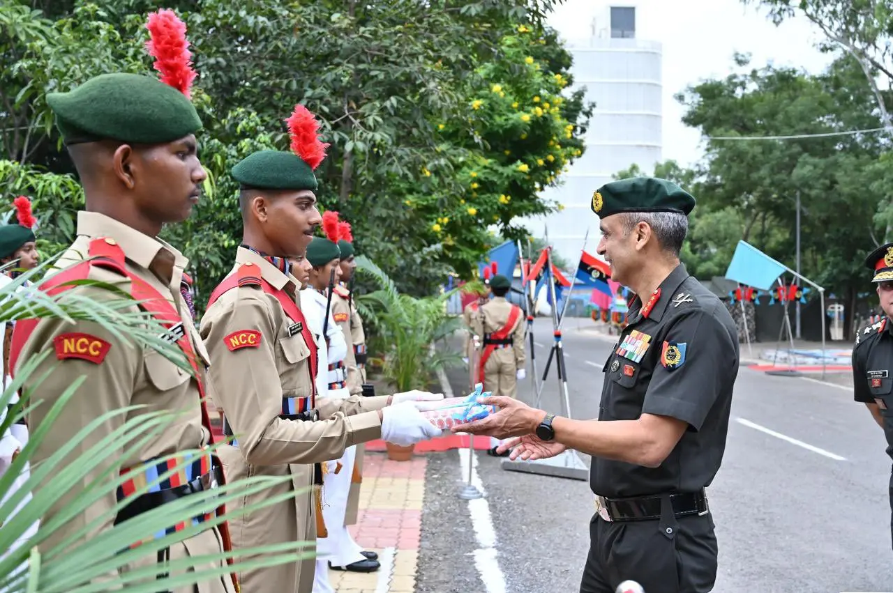 Lt Gen Virendra Vats Giving Award